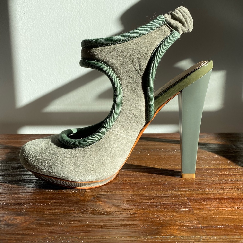 Badgley Mischka suede slingback heels